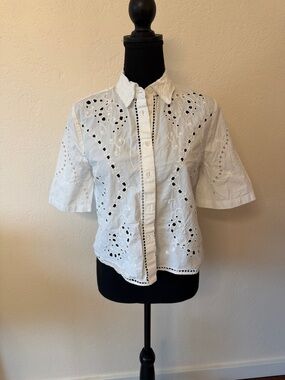 EUC ZARA Women’s White Eyelet Button-Front Short Sleeve Top SIZE XS